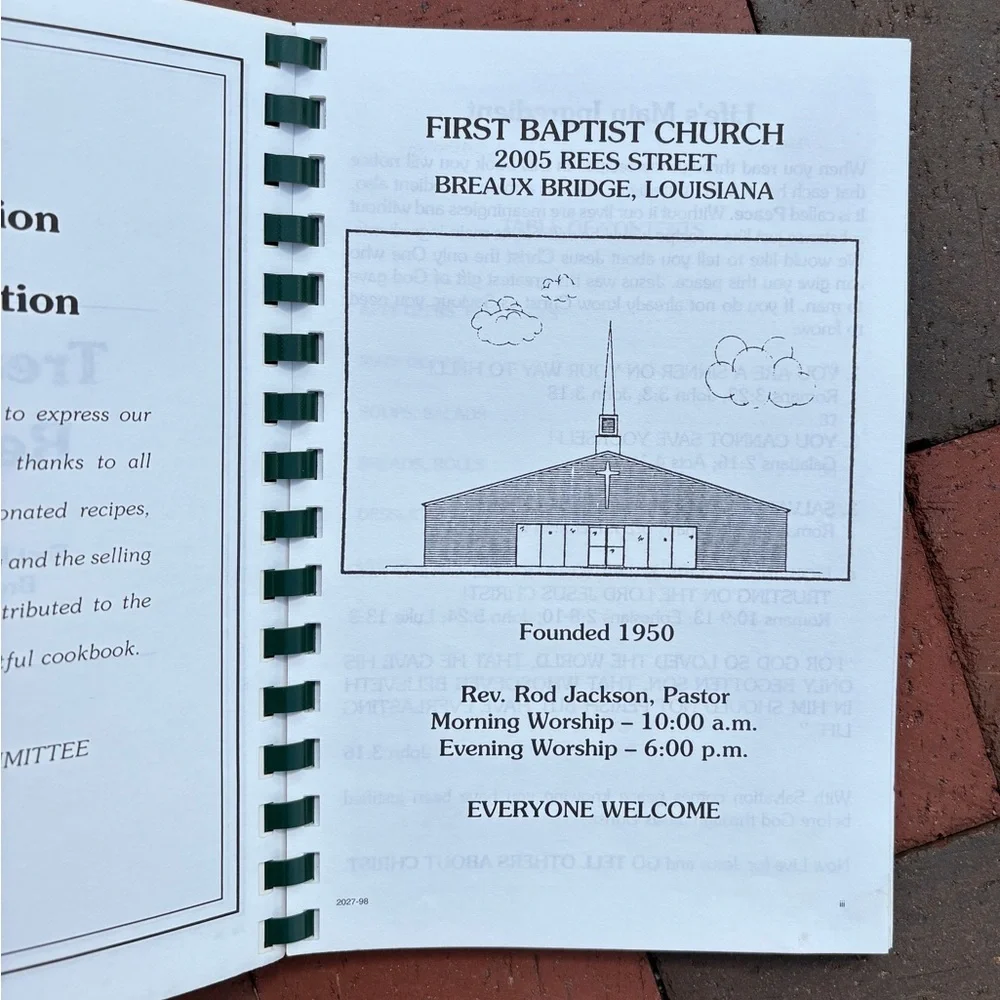 1998 Breaux Bridge Louisiana First Baptist Church Cookbook Homemade Southern